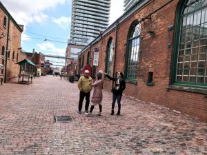 [No.004: Canada] Learn English while traveling the world - Toronto Time Capsule