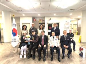 Korean Consul General of Vancouver, Jongho Kyun, Awards Military Decoration to Surviving Korean War Veteran