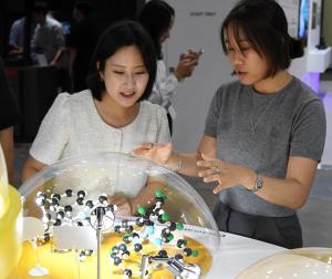 Merck Leads Future Visual Technology Development with Materials IntelligenceTM at K-Display 2025