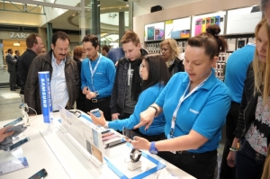 Samsung Brings Galaxy S5 and New Gear Devices to Global Market