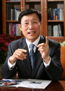 Knowledge Economy Minister Stresses Green Cooperation with US