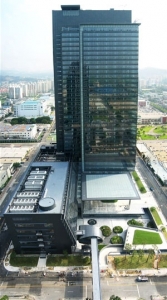 Samsung and LG, Bona-fide Rivals in Market