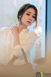 Lee Min-jung in Pregnant and Expecting a Baby in April