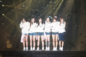 APink Held Concert in Shanghai…Airport also Crowded with Fans